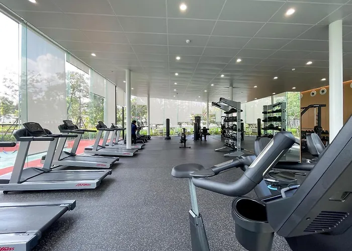 Apartment Near Bts L Sukhumvit L Pool And Steam *