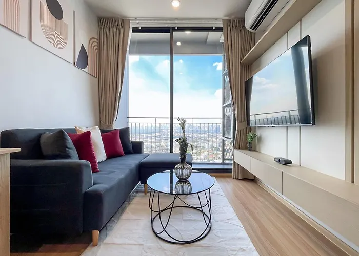 Near Bts L Sukhumvit L Pool And Steam * Bangkok