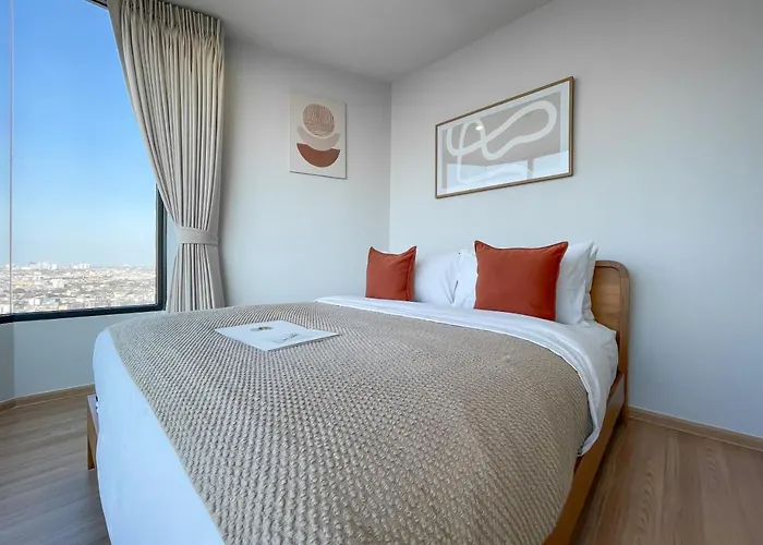 Apartment Near Bts L Sukhumvit L Pool And Steam