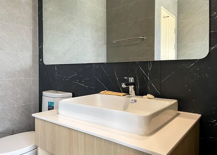 Apartment Near Bts L Sukhumvit L Pool And Steam *