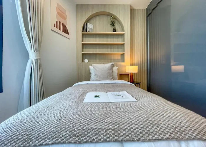 Near Bts L Sukhumvit L Pool And Steam Apartment *