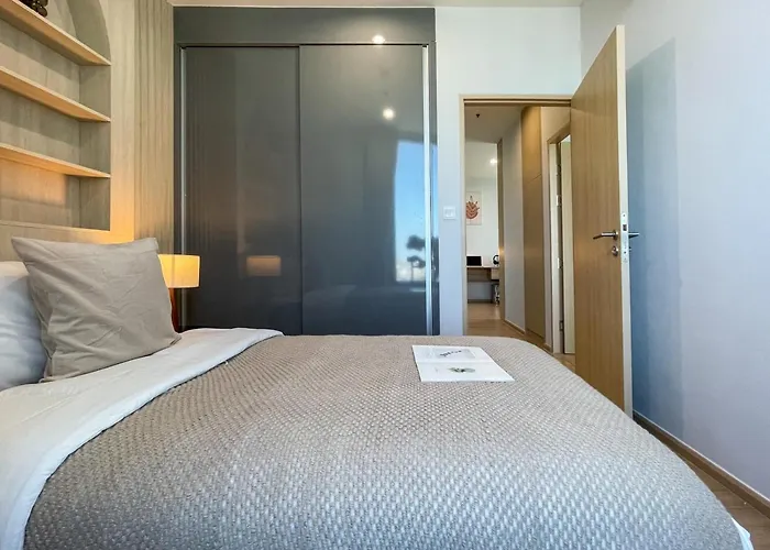 Apartment Near Bts L Sukhumvit L Pool And Steam *