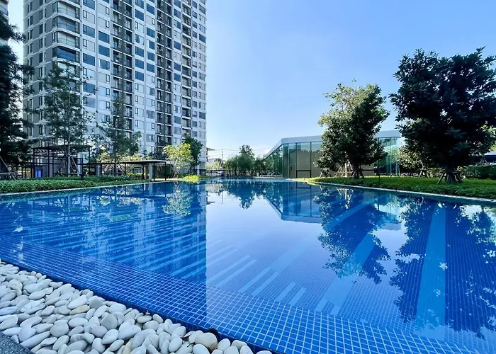 Near Bts L Sukhumvit L Pool And Steam * Bangkok